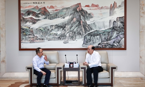 国网嘉兴供电公司总经理乐全明莅临尊龙凯时调研